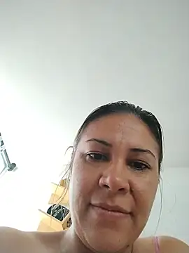 Snapshot of KittyHoleshot87 chatting on July 24, 2026, 3:10 pm KittyHoleshot87 online show from July 24, 2026, 3:10 pm