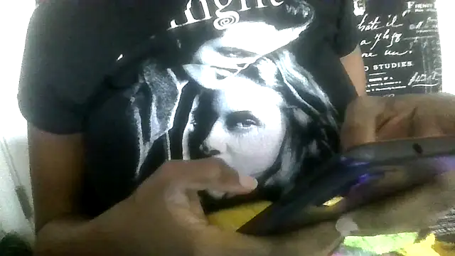 prettymaa online show from September 18, 2025, 7:05 pm