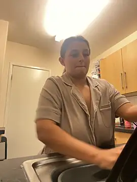 Goldiebaby online show from September 24, 2025, 7:17 pm