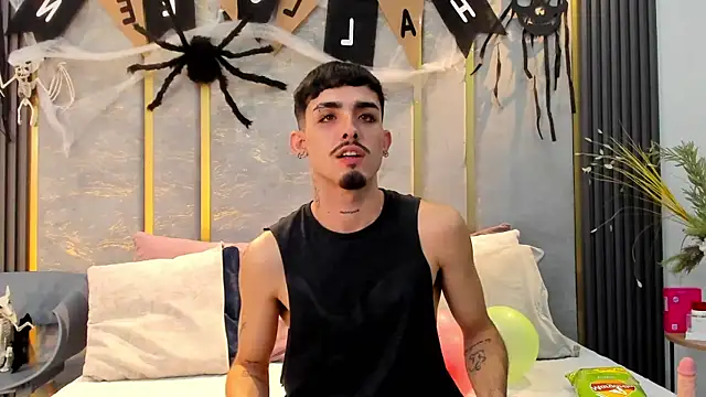 NikoStone  online show from November 2, 2025, 4:48 am