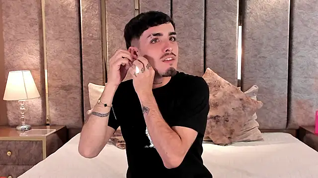 NikoStone  online show from January 17, 2026, 5:23 am