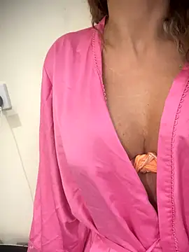 dubaichocc online show from September 28, 2025, 9:53 pm