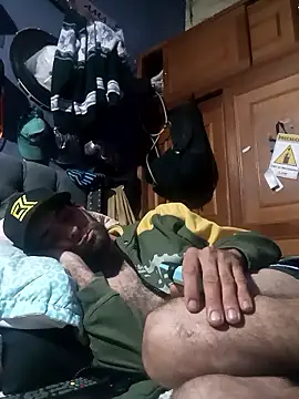 Snapshot of hairy_mannn chatting on January 5, 2026, 5:27 pm hairy mannn online show from January 5, 2026, 5:27 pm