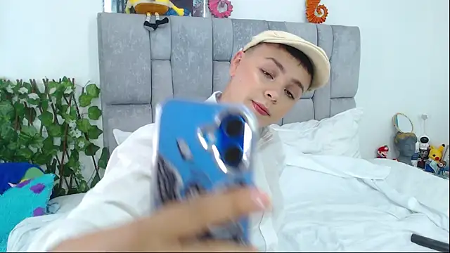 Snapshot of christopher_Hot chatting on October 3, 2025, 9:23 pm christopher Hot online show from October 3, 2025, 9:23 pm