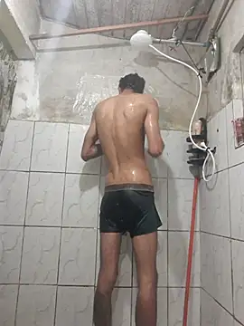 Dedede32 online show from November 17, 2025, 1:22 am