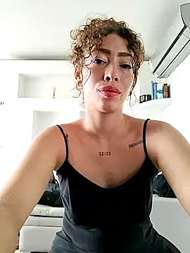 Snapshot of roxyrougee chatting on November 20, 2025, 1:55 pm roxyrougee online show from November 20, 2025, 1:55 pm