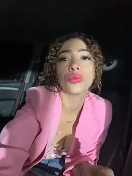 Snapshot of roxyrougee chatting on May 3, 2026, 10:10 am roxyrougee online show from May 3, 2026, 10:10 am