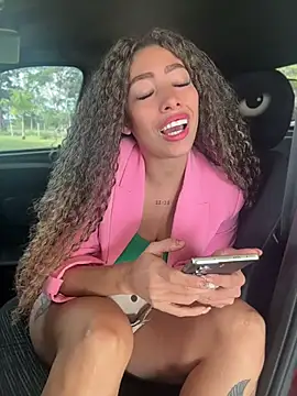 Snapshot of roxyrougee chatting on May 12, 2026, 12:57 pm roxyrougee online show from May 12, 2026, 12:57 pm