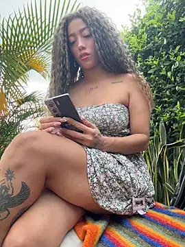 Snapshot of roxyrougee chatting on May 23, 2026, 9:19 pm roxyrougee online show from May 23, 2026, 9:19 pm