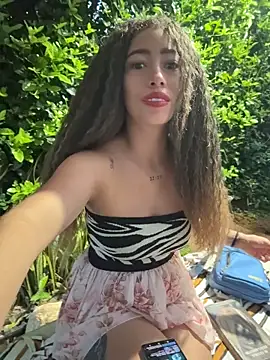 Snapshot of roxyrougee chatting on May 29, 2026, 10:46 am roxyrougee online show from May 29, 2026, 10:46 am