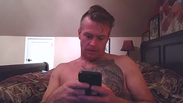 DILFiGuess11 online show from May 28, 2026, 2:42 am