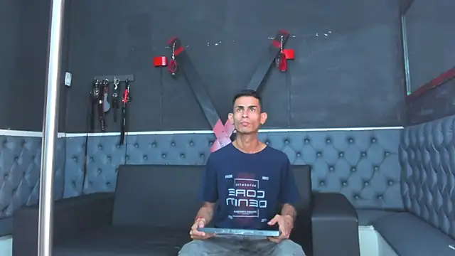 Golldens Dreamss online show from November 17, 2025, 12:22 pm