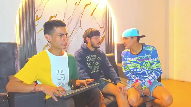 Golldens Dreamss online show from November 21, 2025, 12:04 pm