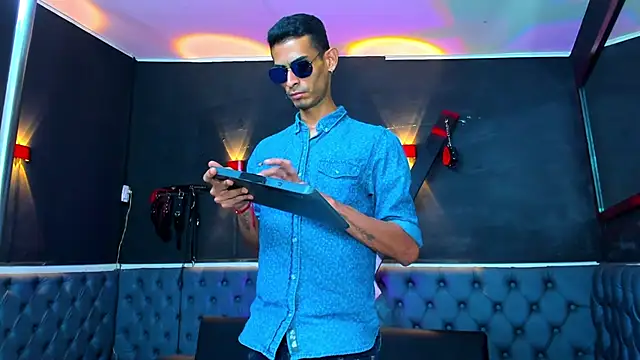 Golldens Dreamss online show from November 24, 2025, 11:54 am