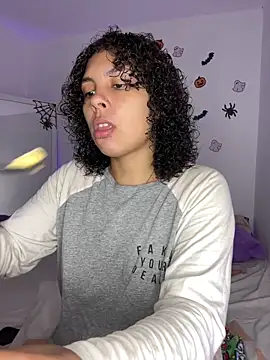 ViolettaMiller  online show from October 22, 2025, 1:11 pm