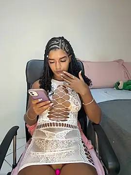 Snapshot of larajuli chatting on March 13, 2026, 9:21 pm larajuli online show from March 13, 2026, 9:21 pm