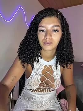Snapshot of larajuli chatting on March 24, 2026, 1:49 pm larajuli online show from March 24, 2026, 1:49 pm