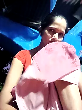 Snapshot of Jooli_xx chatting on September 14, 2025, 1:21 pm Jooli xx online show from September 14, 2025, 1:21 pm