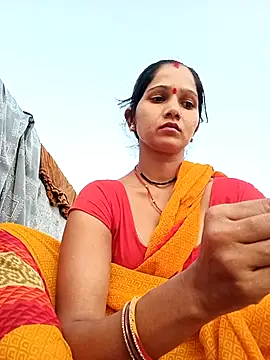 Snapshot of Jooli_xx chatting on September 24, 2025, 12:52 pm Jooli xx online show from September 24, 2025, 12:52 pm