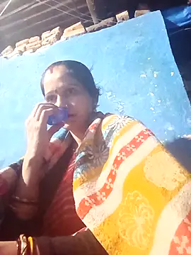 Snapshot of Jooli_xx chatting on October 13, 2025, 1:33 pm Jooli xx online show from October 13, 2025, 1:33 pm