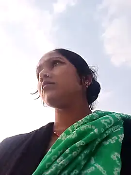 Snapshot of Jooli_xx chatting on October 16, 2025, 2:12 am Jooli xx online show from October 16, 2025, 2:12 am