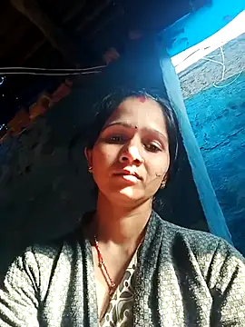 Snapshot of Jooli_xx chatting on November 5, 2025, 2:44 am Jooli xx online show from November 5, 2025, 2:44 am