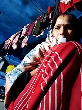 Snapshot of Jooli_xx chatting on November 5, 2025, 3:23 pm Jooli xx online show from November 5, 2025, 3:23 pm