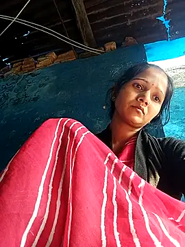 Snapshot of Jooli_xx chatting on November 6, 2025, 3:51 am Jooli xx online show from November 6, 2025, 3:51 am