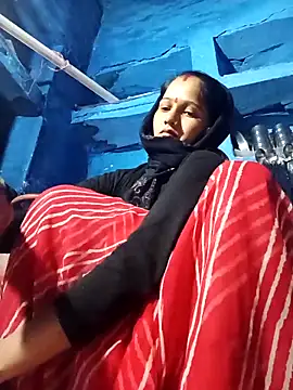 Snapshot of Jooli_xx chatting on November 7, 2025, 12:43 am Jooli xx online show from November 7, 2025, 12:43 am