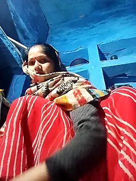 Snapshot of Jooli_xx chatting on November 14, 2025, 12:31 am Jooli xx online show from November 14, 2025, 12:31 am