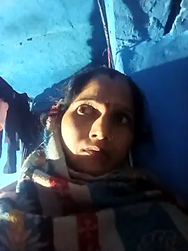 Snapshot of Jooli_xx chatting on November 14, 2025, 12:48 pm Jooli xx online show from November 14, 2025, 12:48 pm