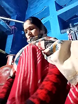 Snapshot of Jooli_xx chatting on November 19, 2025, 12:21 am Jooli xx online show from November 19, 2025, 12:21 am