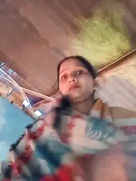 Snapshot of Jooli_xx chatting on November 21, 2025, 2:32 am Jooli xx online show from November 21, 2025, 2:32 am