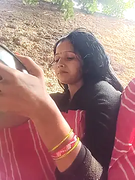 Snapshot of Jooli_xx chatting on November 30, 2025, 5:44 am Jooli xx online show from November 30, 2025, 5:44 am