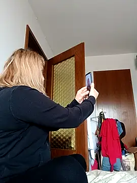 LiluLiluLilu online show from March 10, 2026, 8:08 am