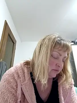 LiluLiluLilu online show from March 19, 2026, 8:35 pm