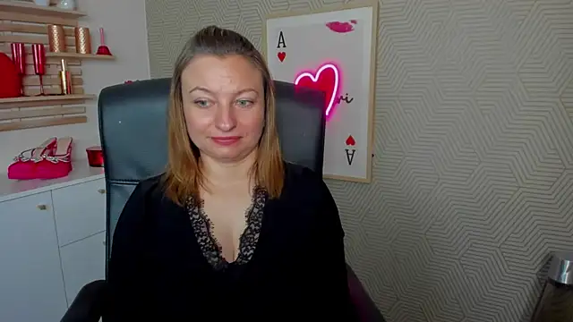 angelaSamt online show from June 15, 2026, 5:53 am