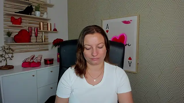 angelaSamt online show from July 15, 2026, 5:45 am