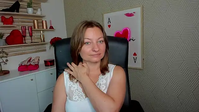 angelaSamt online show from July 20, 2026, 5:44 am