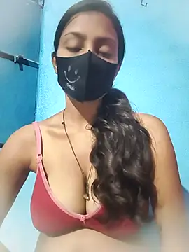 posewith online show from September 30, 2025, 8:47 pm