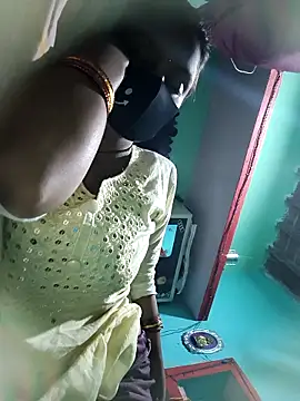 posewith online show from October 16, 2025, 10:44 pm