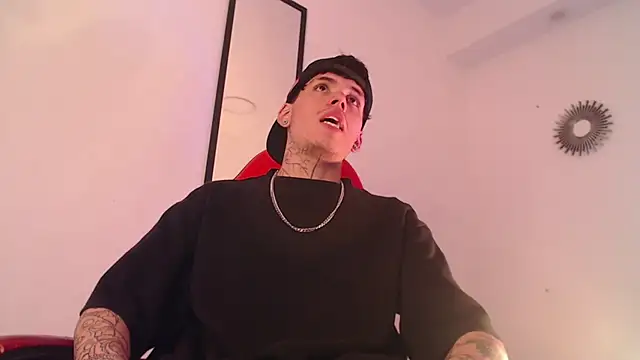 Snapshot of Anhonymus_ chatting on September 29, 2025, 4:01 pm Anhonymus online show from September 29, 2025, 4:01 pm