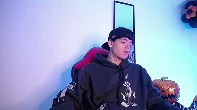 Snapshot of Anhonymus_ chatting on October 28, 2025, 3:43 am Anhonymus online show from October 28, 2025, 3:43 am