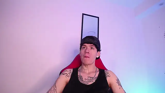 Snapshot of Anhonymus_ chatting on November 5, 2025, 4:01 am Anhonymus online show from November 5, 2025, 4:01 am