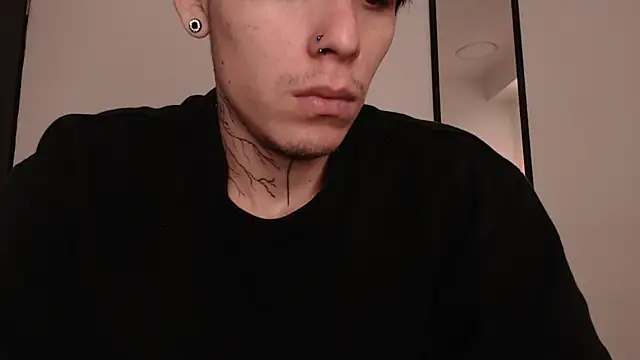 Snapshot of Anhonymus_ chatting on November 14, 2025, 9:02 pm Anhonymus online show from November 14, 2025, 9:02 pm