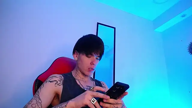 Snapshot of Anhonymus_ chatting on November 20, 2025, 3:39 am Anhonymus online show from November 20, 2025, 3:39 am