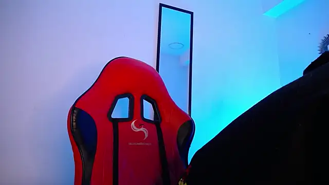 Snapshot of Anhonymus_ chatting on November 24, 2025, 3:39 am Anhonymus online show from November 24, 2025, 3:39 am