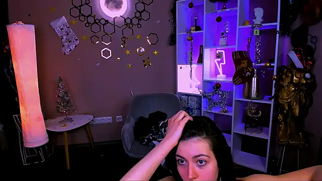 kitniss dreamy online show from January 7, 2026, 3:53 am