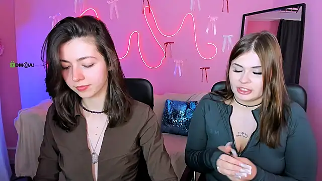 kitniss dreamy online show from April 12, 2026, 7:19 pm