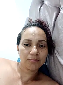 Snapshot of Amanda39 chatting on April 28, 2026, 2:27 am Amanda39 online show from April 28, 2026, 2:27 am